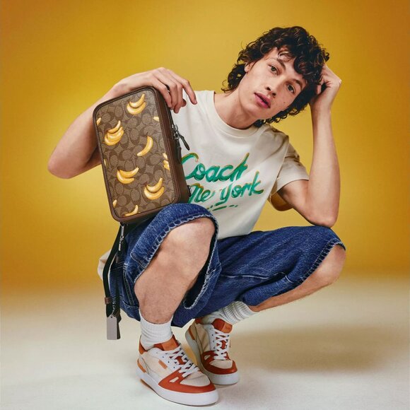 🍌 Coach Sullivan Pack In Signature Canvas With Banana Print - Picture 2 of 6